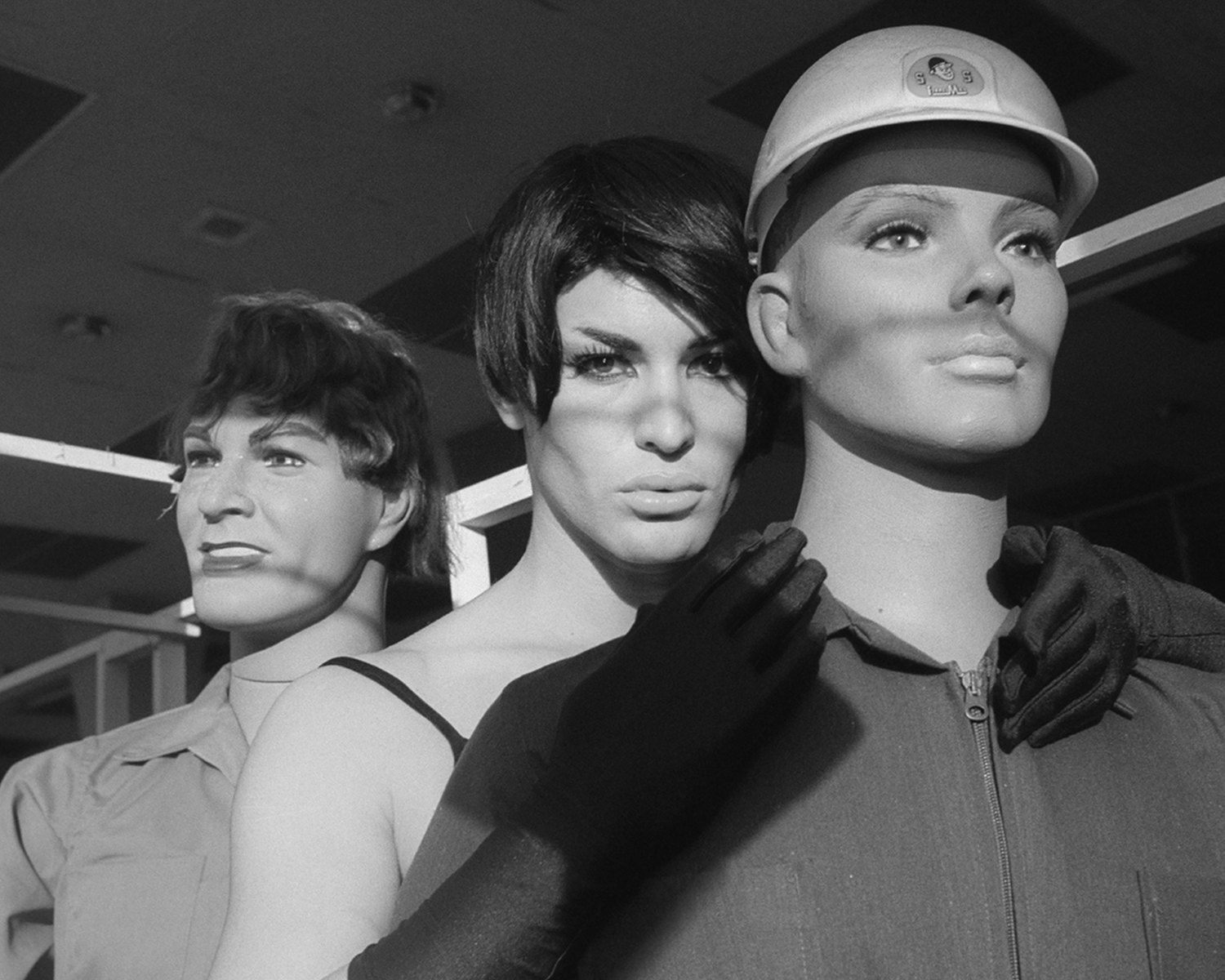 He-She — media?path=galleries%2Fhe she%2F03 boy toy mannequins 1996