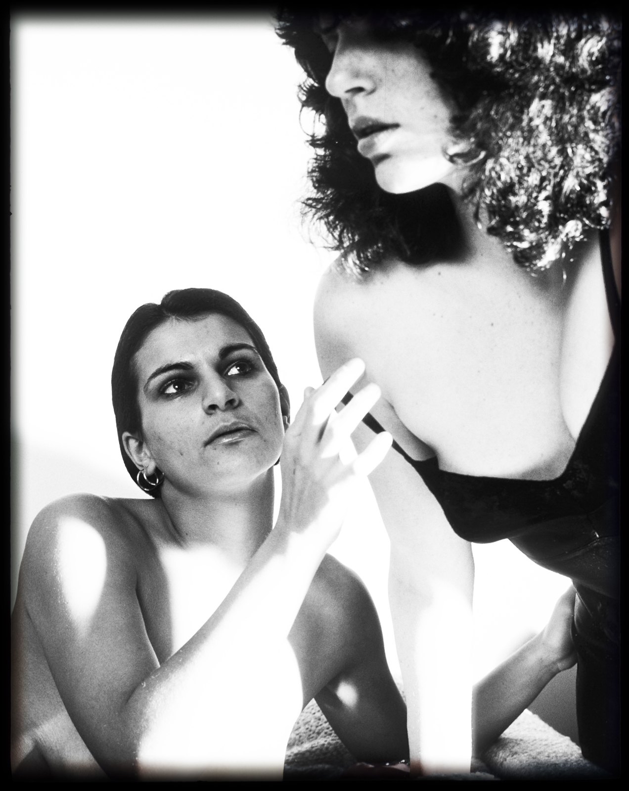 Maîtresse — media?path=galleries%2Fmaitresse%2F03 women heart beat evermore