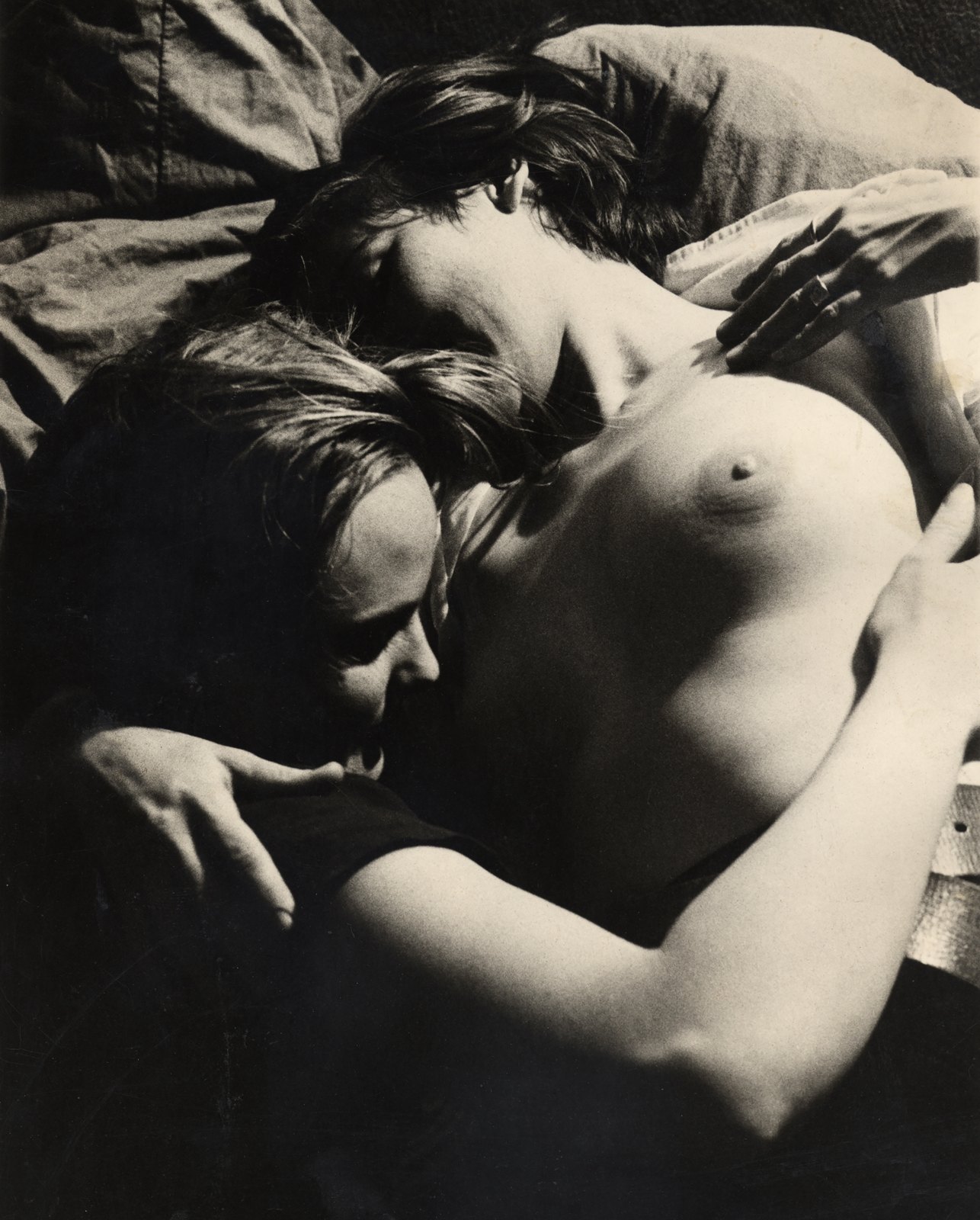 Maîtresse — media?path=galleries%2Fmaitresse%2F25 emma julie 1972