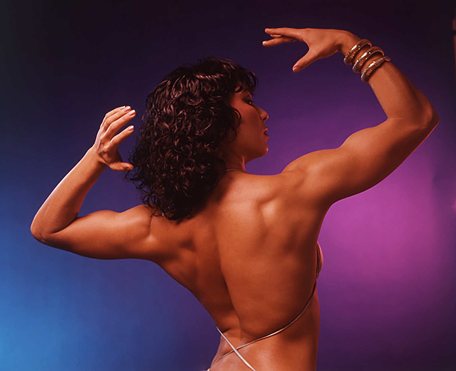 Strong and Sexy — media?path=galleries%2Fstrong sexy%2F02 lydia
