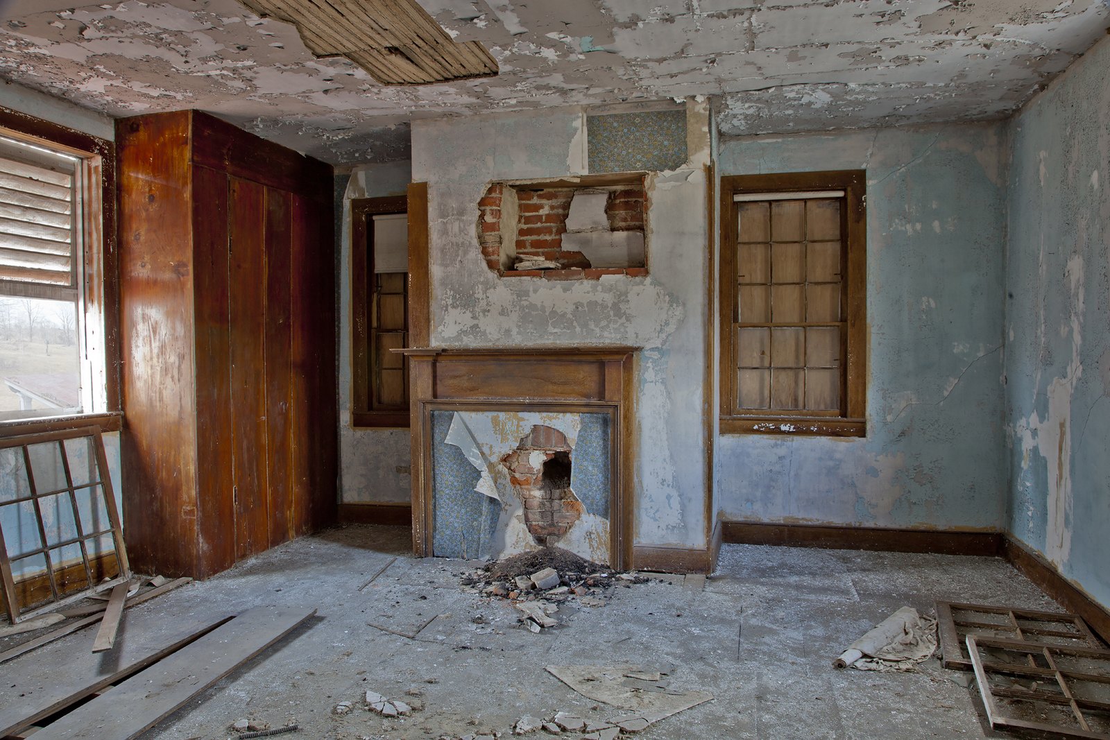 Urban Archeology & Modern Ruins — media?path=galleries%2Furban archeology modern ruins%2F03 evidence of forgotten lives