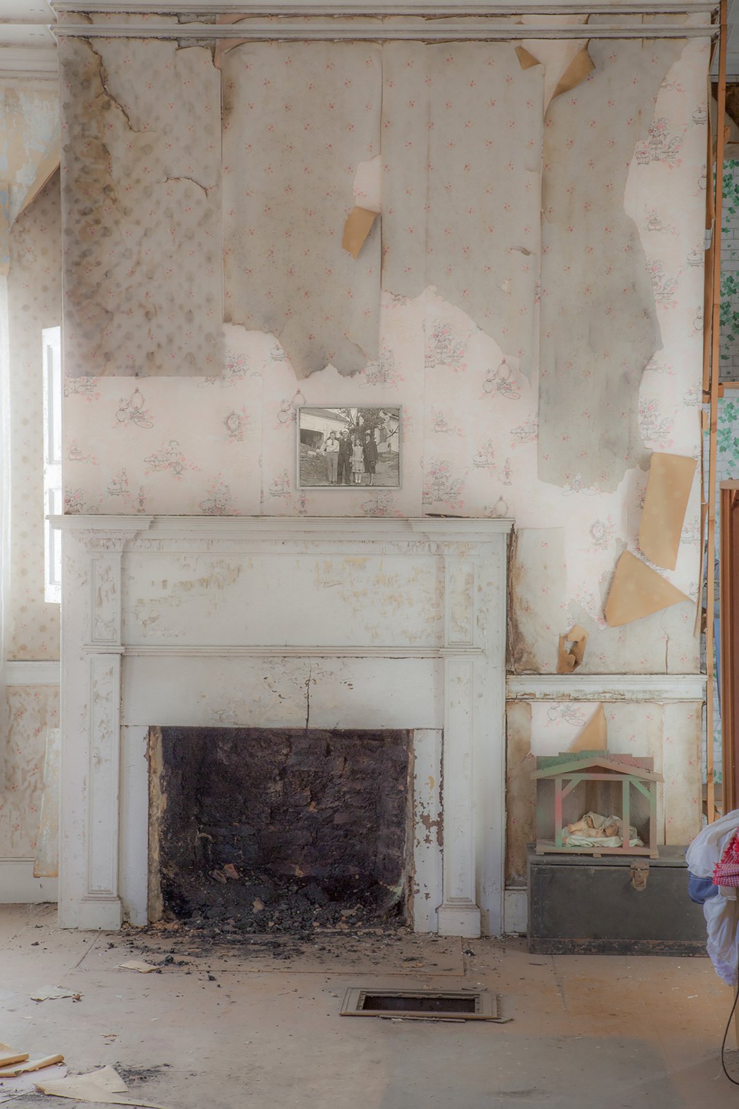 Urban Archeology & Modern Ruins — media?path=galleries%2Furban archeology modern ruins%2F17 as she remembered the bed room buttonwood